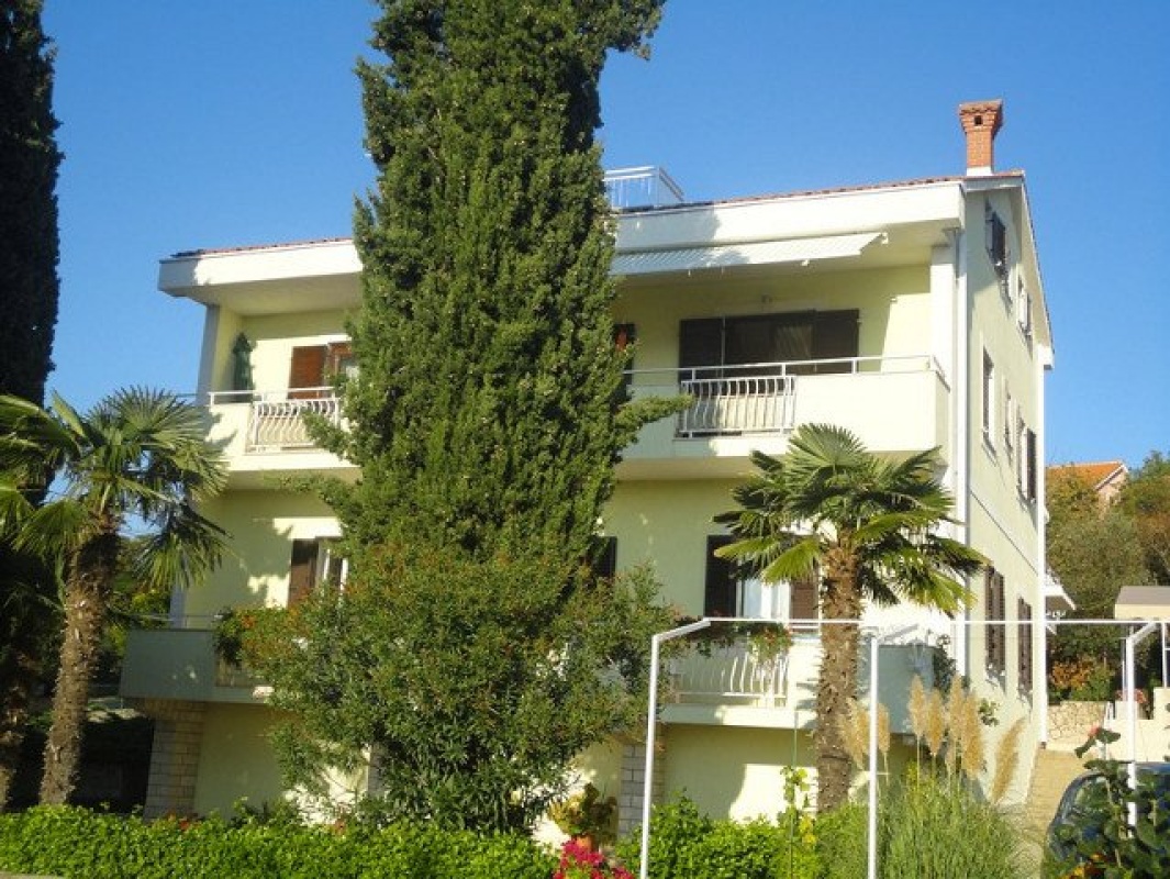 Apartment (4+0) Malinska, MalinskaDubašnica, Croatia