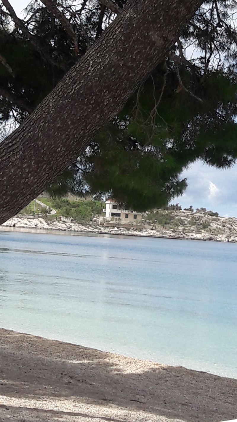 Makarska, na odličnoj lokaciji, super  soba za 2 osobe,vrt