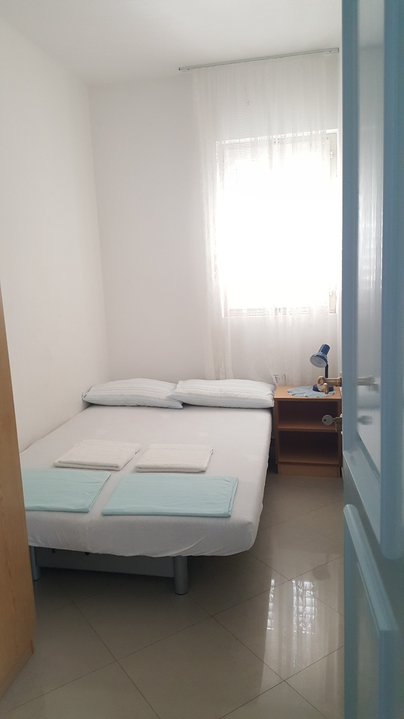 Apartments Petković, Žaborić - Blue apartment 50m from the sea, parking and berth