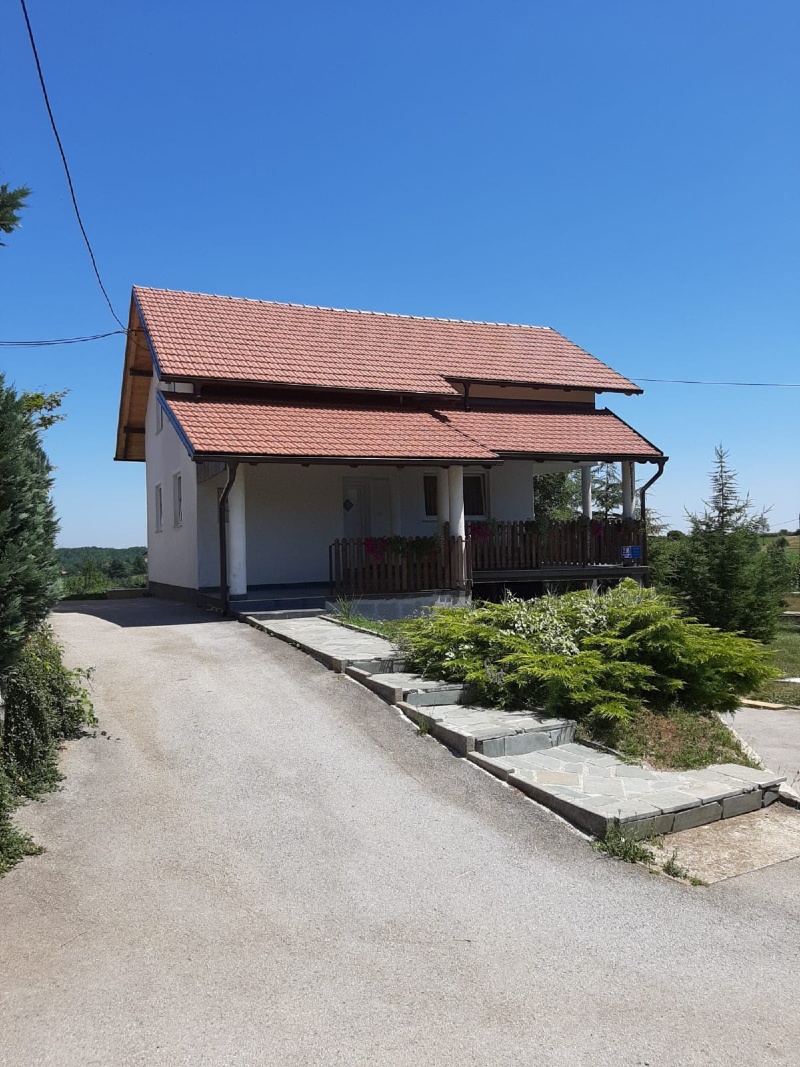 Haus (8+2) Brajdić Selo, Rakovica, Kroatien