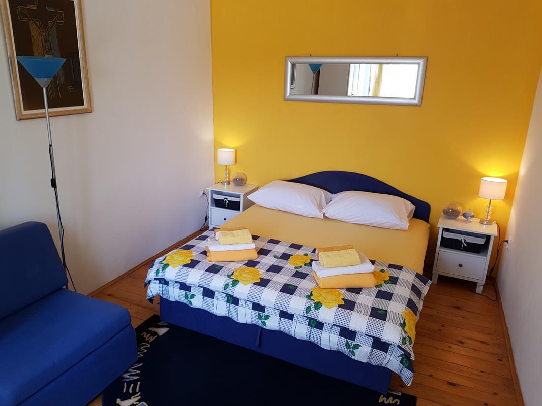 Apartment (2+2) Prvić Luka, Vodice, Kroatien