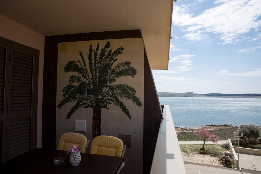 POVLJANA "Svijet mora" APARTMANI NA PLAŽI rent beach apartments