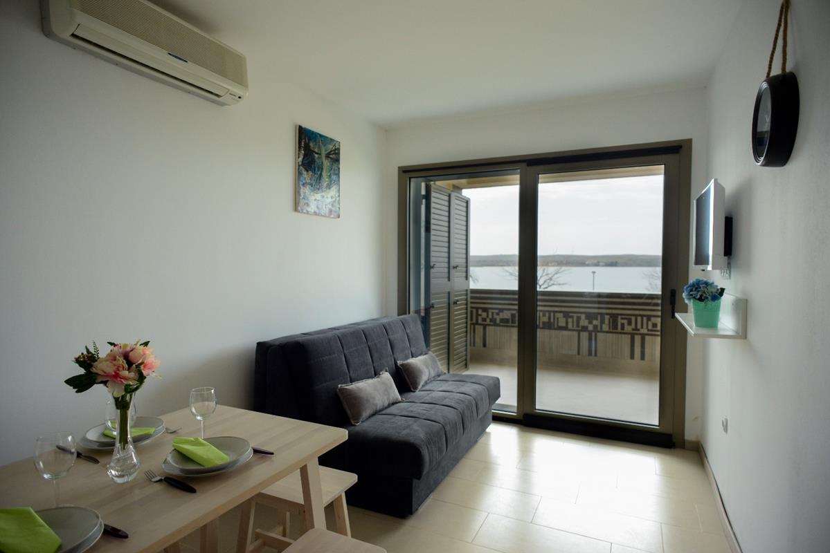 POVLJANA "Svijet mora" APARTMANI NA PLAŽI rent beach apartments